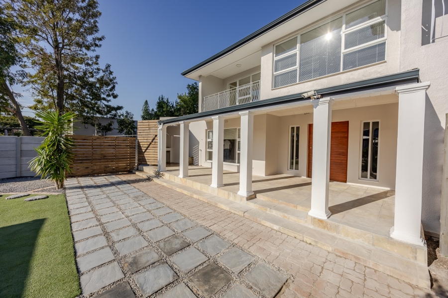 4 Bedroom Property for Sale in Belgravia Western Cape